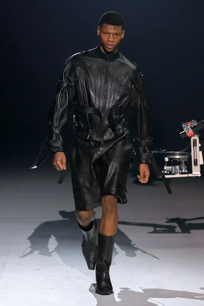 Look 29